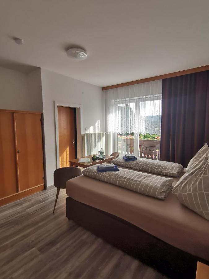 Haus Bergblick Fruehstueckspension Oberort エクステリア 写真
