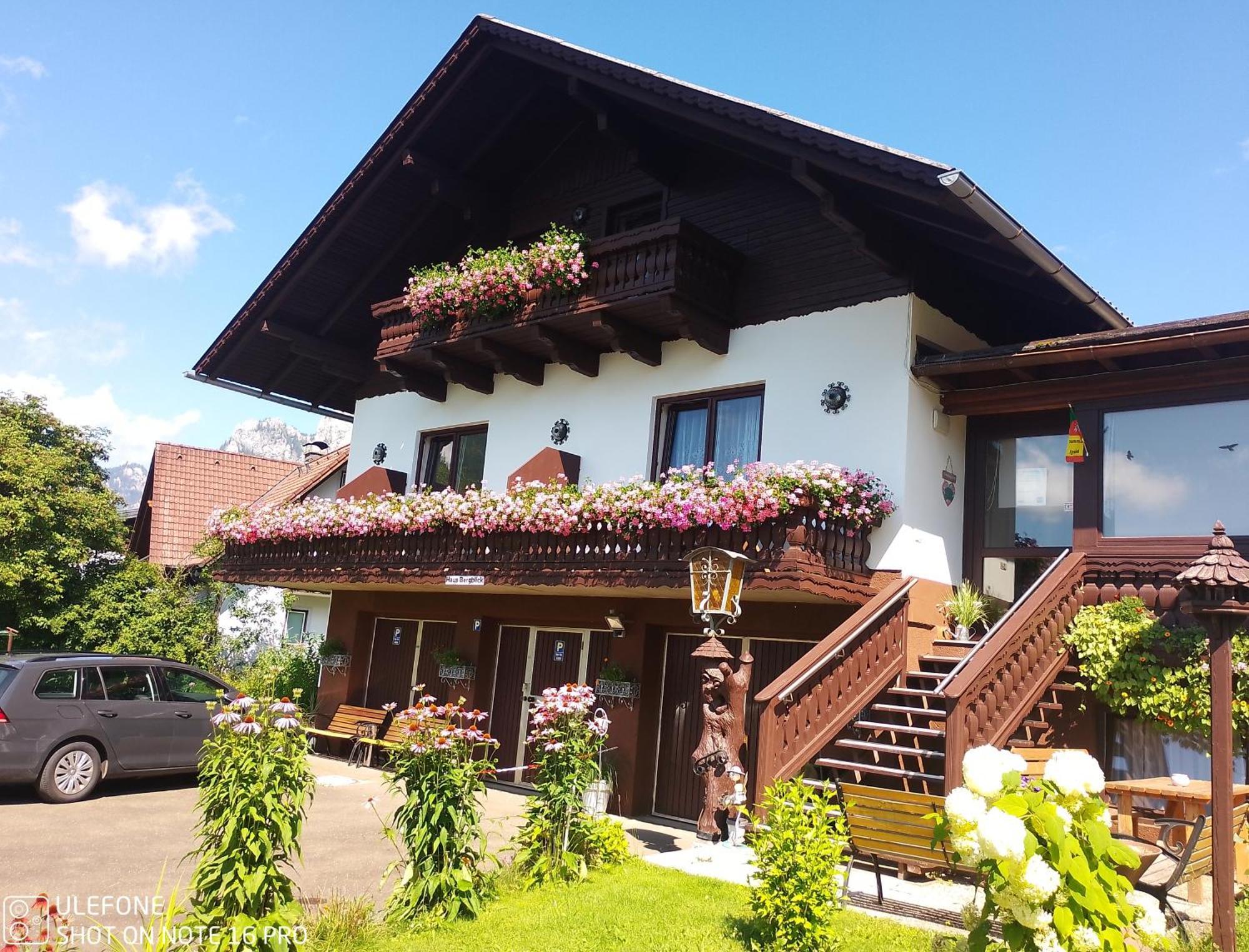 Haus Bergblick Fruehstueckspension Oberort エクステリア 写真